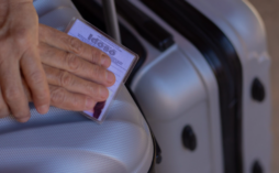 Idosos podem viajar de graça pelo Brasil: veja como funciona o benefício